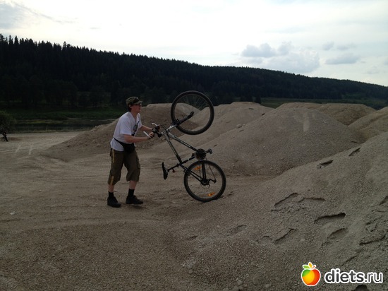 сын выпендривается )), альбом: вело-скалолазо-плавательно-банно-экскурсионный микропоходик