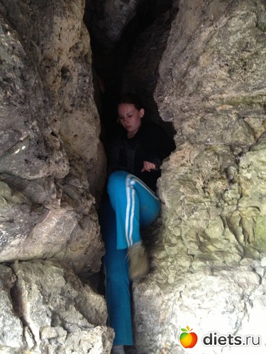 Дочка в гроте слезает, альбом: вело-скалолазо-плавательно-банно-экскурсионный микропоходик