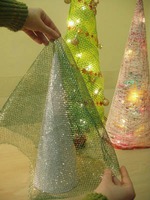 нужна подсказка как сделать елку своими руками