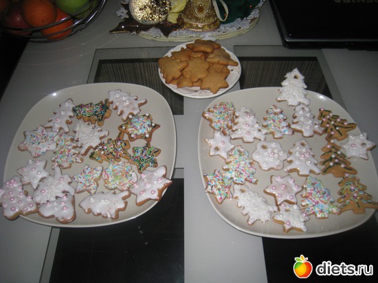 2 фото: наши с Полей поделочки