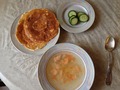 мой обед-лепешки по Дюкану,рыбный бульон с семгой и морковью, огурчик,чай,конфетка сула