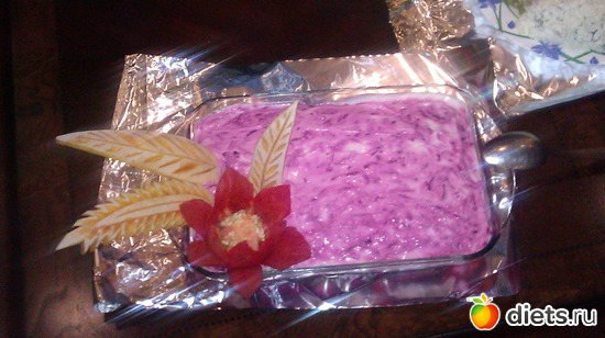 Салат "Шуба" с цветком из перца и листьями, альбом: Мой Новогодний Стол 2013