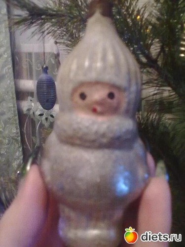 игрушка военных лет.......подарок соседки бабушки Маруси, мне было около 6 лет, альбом: Новый Год