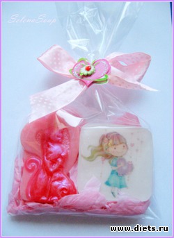 Набор "Девочка и кошки"