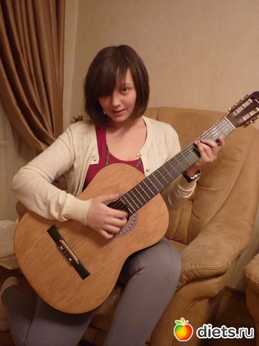 где-то +10 кг и у брата отняла гитару))), альбом: My hands tied...