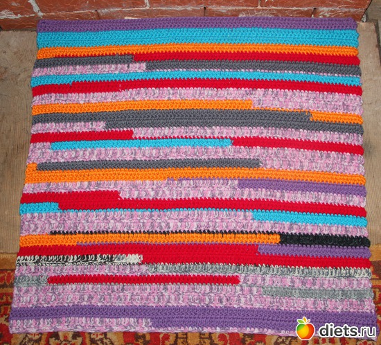 Коврик из остатков 73*70 ...крючок, альбом: Мелочи для дома!