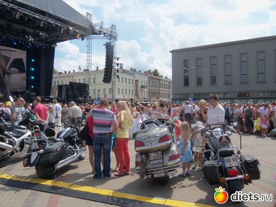 8 фото: праздник города, байки и ретроавто 2013