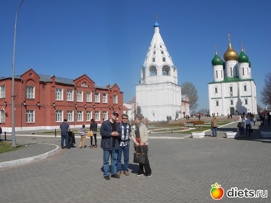 Овик, Лева и Лена на Соборной площади, альбом: Коломна