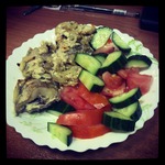 Рыбка с овощным салатом!