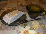 Творожное пироженое.