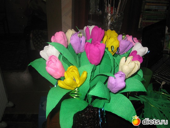 Тюльпаны (гофробумага), альбом: Мое хобби-работа РУКОДЕЛИЕ-плетение из бумажной лозы