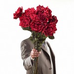 Первое, на что Вы обращаете внимание при знакомстве с мужчиной?