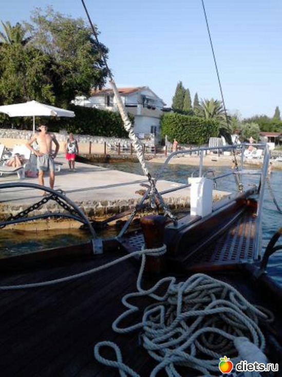 Черногория.Возвращение с прогулки-причаливаем к "нашему" пирсу, альбом: природа