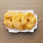 Яблочные кольца с медом, изюмом и орехами