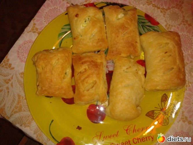 Слойки с брынзой и зеленью, альбом: Мои постряпушки на завтрак)