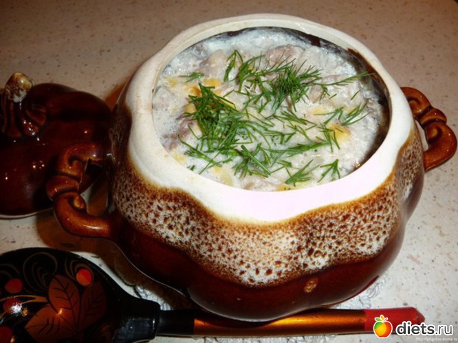 Мясо в горшочках. Очень вкусное, получается с подливкой и походит к любым гарнирам. На 100 г готового блюда 89.59 Ккал, альбом: рецепты диетические