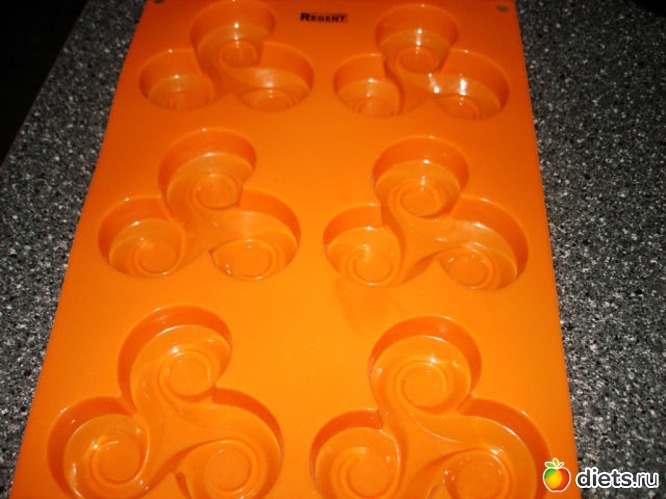 еще такая силиконовая, альбом: Мои "помощники" на кухне