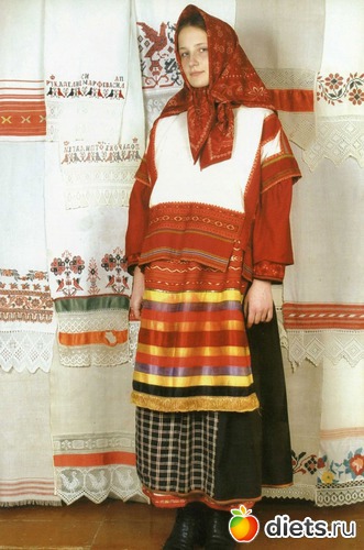 4 фото: Русский народный костюм