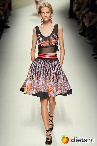 2 фото: Вечерние, коктейльные, для выпускного - платья и комплекты