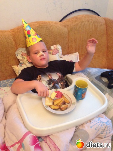 Сын в ДР старшей сестры, через пару часов после операции, альбом: Моя семья