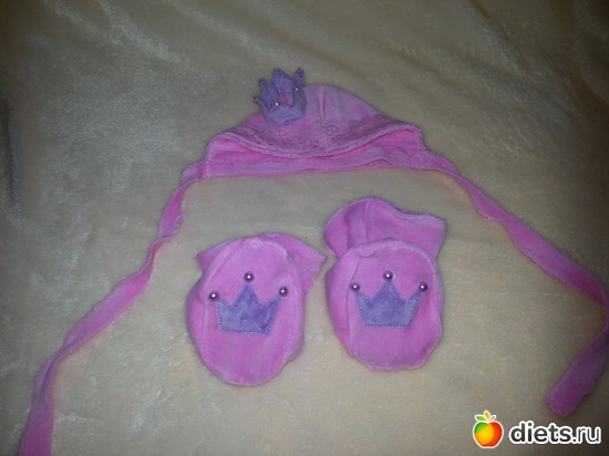 Шапочка и "ботиночки" на выписку для принцессы, альбом: Шью ( но я только учусь)....не судите строго....