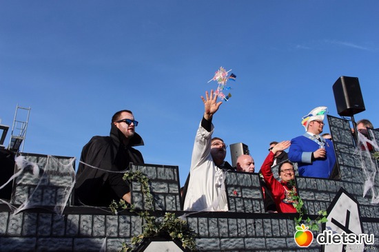 28 фото: карнавал в городе)))