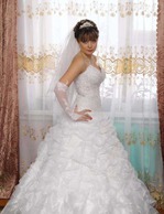 Полежала в ванне в свадебном платье