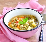 Диетический суп из кролика с овощами