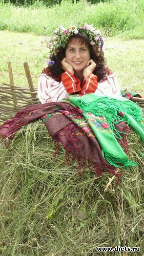 В этническом костюме