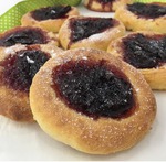 Творожные ватрушки со сливовым джемом