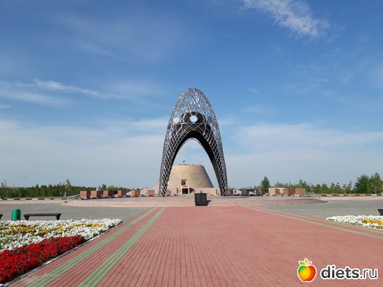 1 фото: АЛЖИР мемориальный комплекс