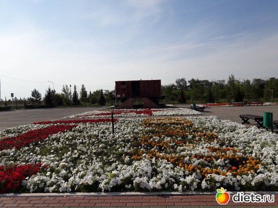 2 фото: АЛЖИР мемориальный комплекс