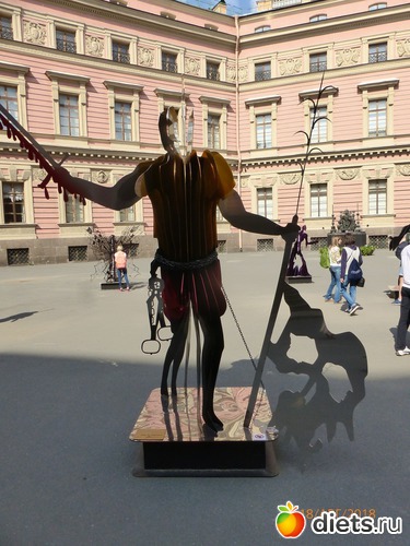 33 ����: ���������� ������� ������� In Dante Veritas.