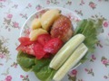 Завтрак (запеченая курица, картофель и овощи).