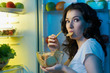 Ночные набеги на холодильник: как справиться?