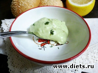 Закусочный крем из авокадо и плавленого сыра.