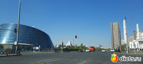 универ, через дорогу новая мечеть, альбом: Нур-Султан 2021-2022. Пожарка.99