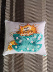 Игольница "Кот в чашке"