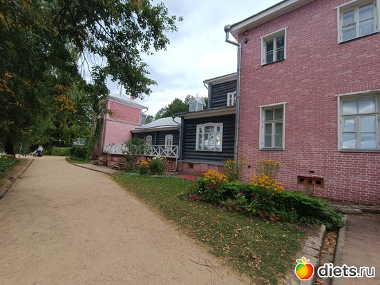 Достраивался несколько раз, альбом: Путь в Лавру. Дни 5-6.