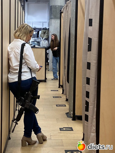 Торговый центр Азриэли в центре Тель Авива, альбом: Ханука 2023. 8 декабря 2023. Завтрак 9.12.23