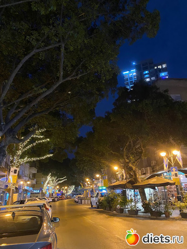 Улица Бялик. Рамат Ган, альбом: Ханука 2023. 8 декабря 2023. Завтрак 9.12.23