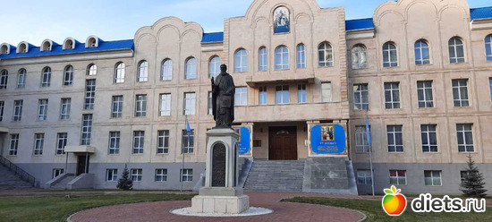 внутренний двор, думаю, что это вид на гимназию, альбом: Храмы Астаны