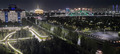 Цвет моста и всех построек постоянно меняется