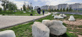 кругом камни