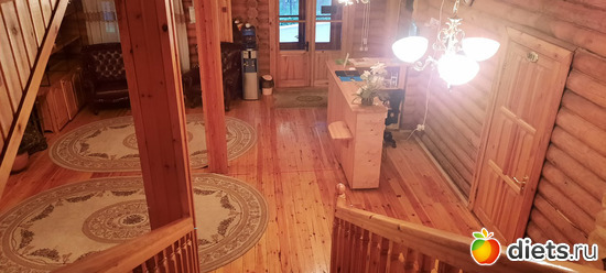 вид на регистрационную стойку, альбом: Отдых с внучей в Боровом 2024