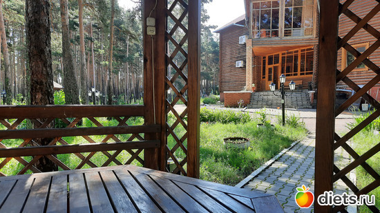 посижу в беседочке перед завтраком, а внуча ещё пусть поспит, альбом: Отдых с внучей в Боровом 2024