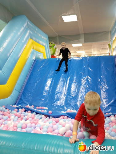 Вова едет с горки, альбом: Обо всем понемногу