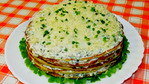 Вкусный торт из фарша, сыра, маринованных грибов, зелени