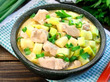 Кабачки, тушенные с курицей в сметане в микроволновке